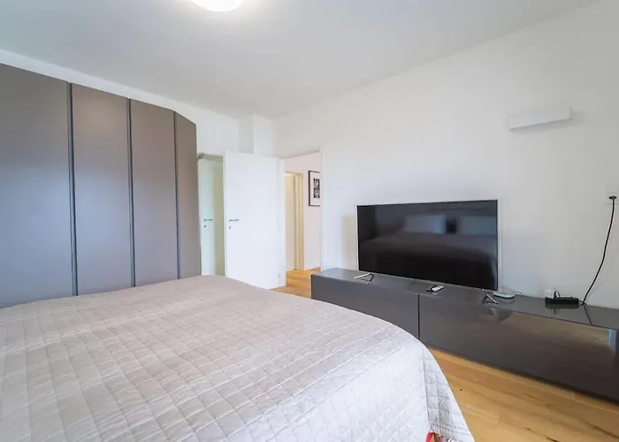 Swiss Blue Residence-lake View *